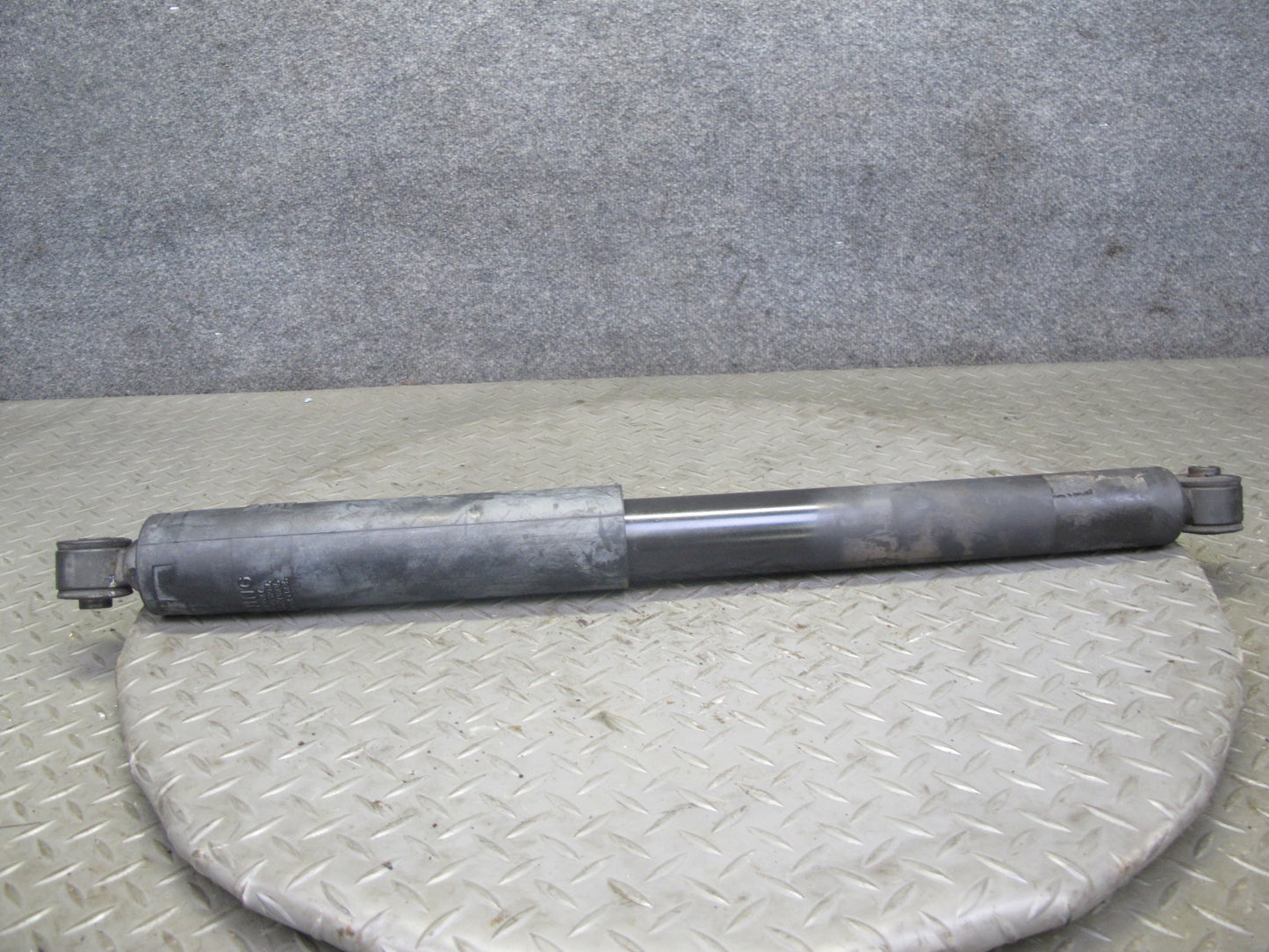 2003-2009 Hummer H2 Rear Left & Right Side Strut Shock Absorber Set of 2