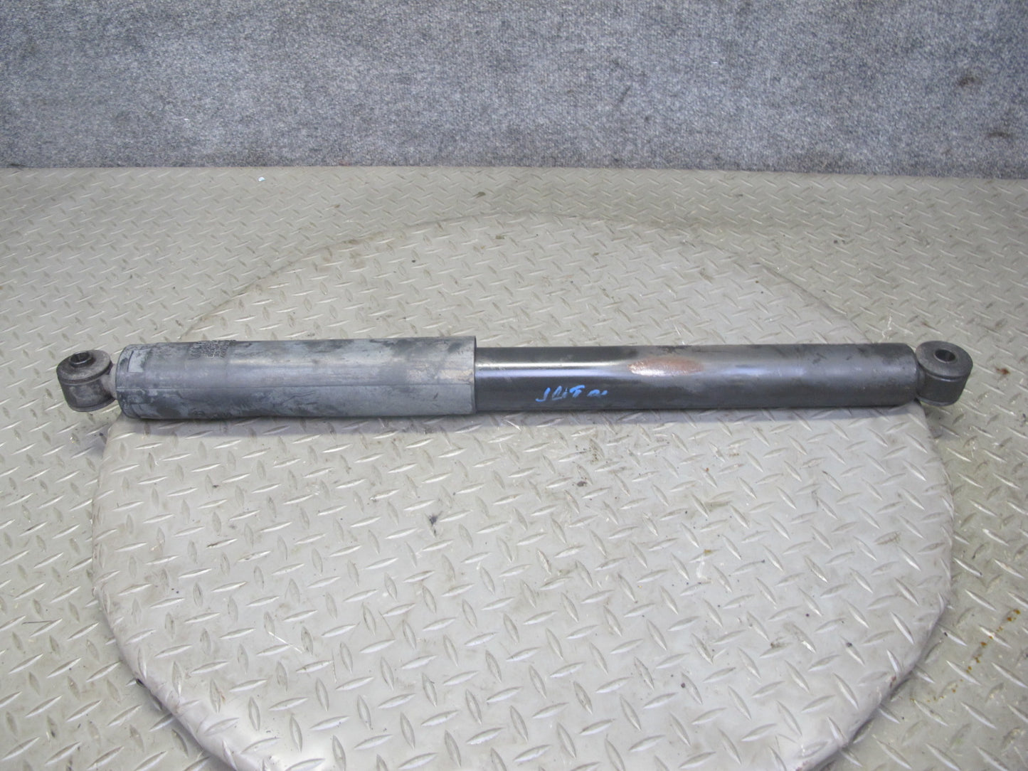 2003-2009 Hummer H2 Rear Left & Right Side Strut Shock Absorber Set of 2