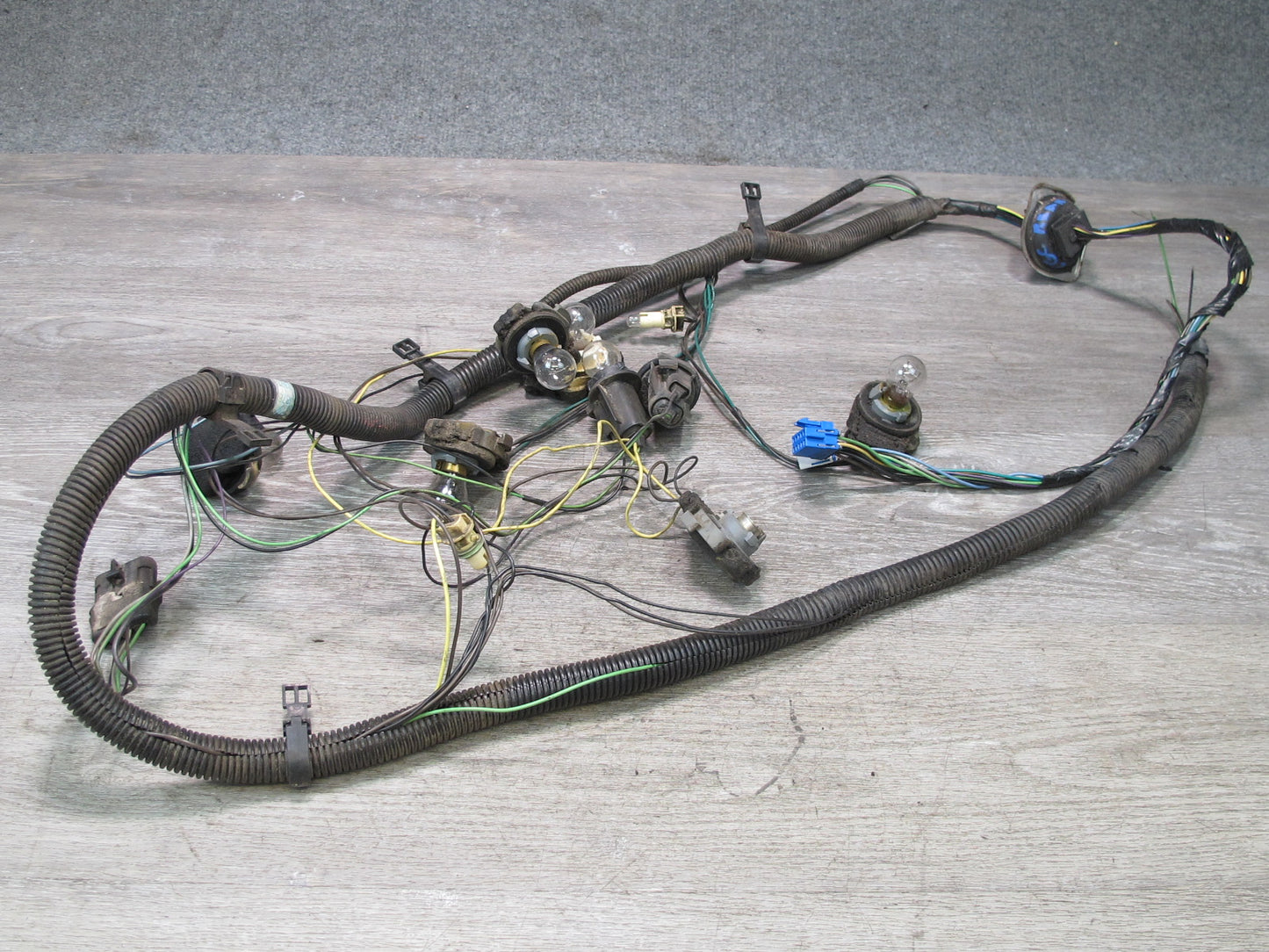 1993 Chevrolet Corvette C4 Rear Bumper Tail Light Wire Wiring Harness OEM