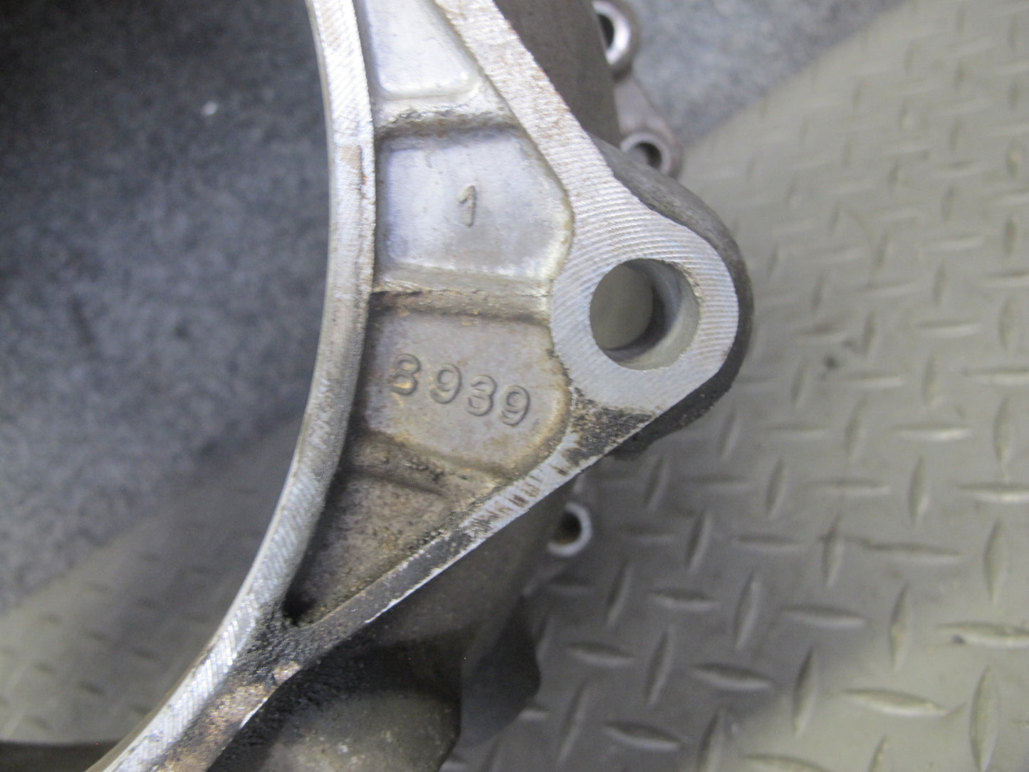 90-94 Lexus UCF10 LS400 U1 A/T Automatic Transmission Bell Housing OEM