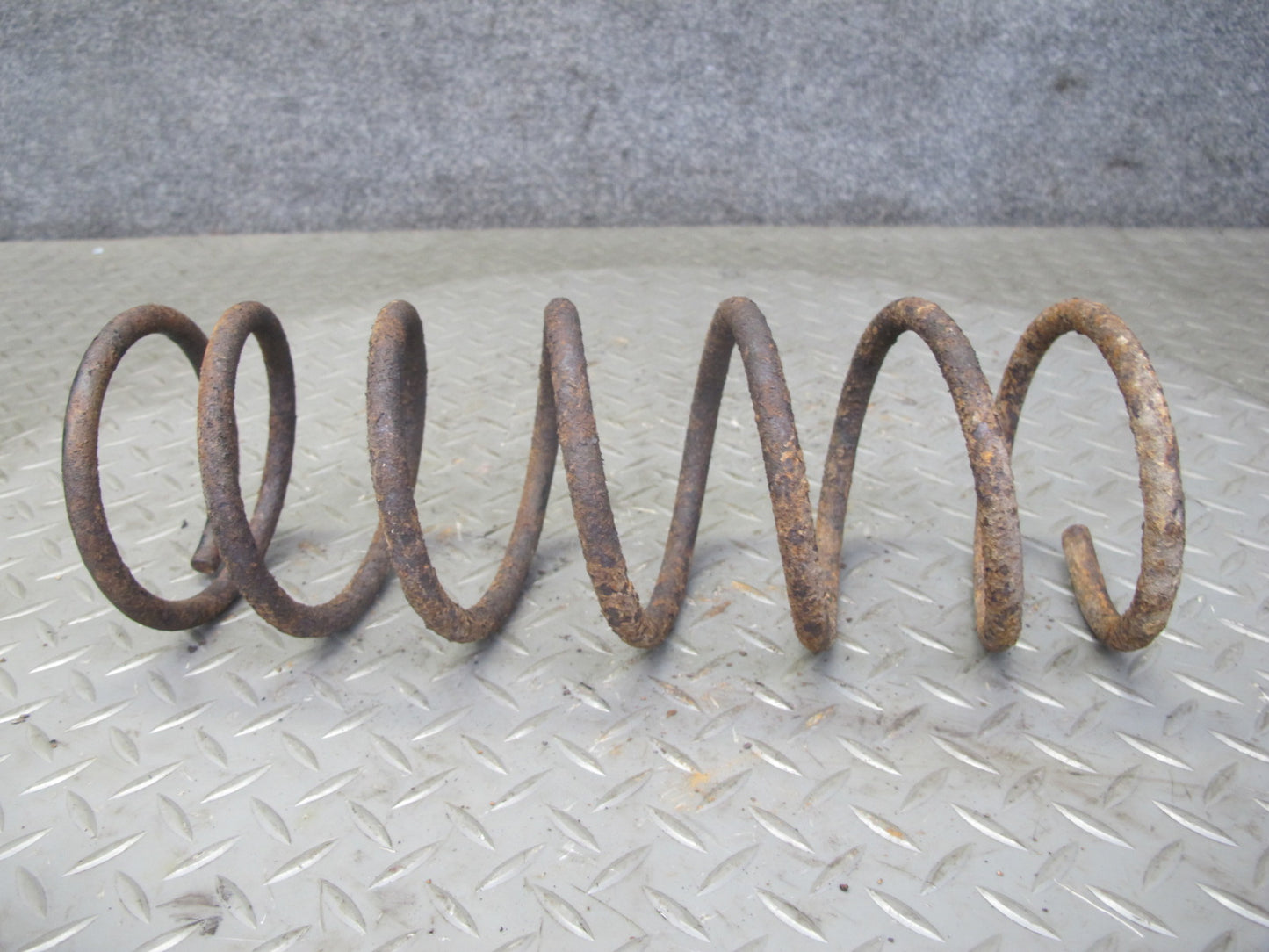 84-85 Mazda RX7 FB Rear Suspension Left & Right Side Coil Spring Set w Pad OEM