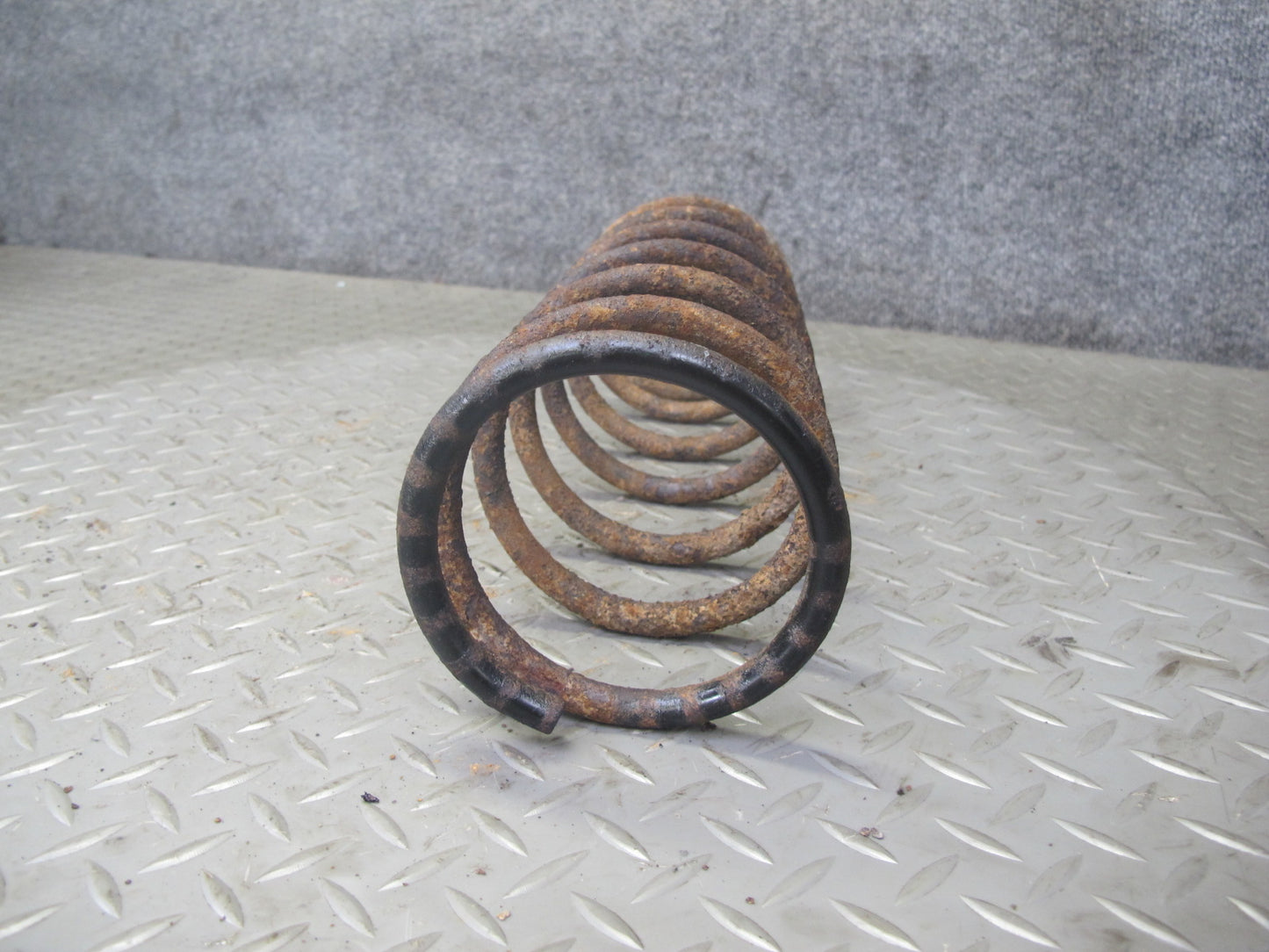 84-85 Mazda RX7 FB Rear Suspension Left & Right Side Coil Spring Set w Pad OEM
