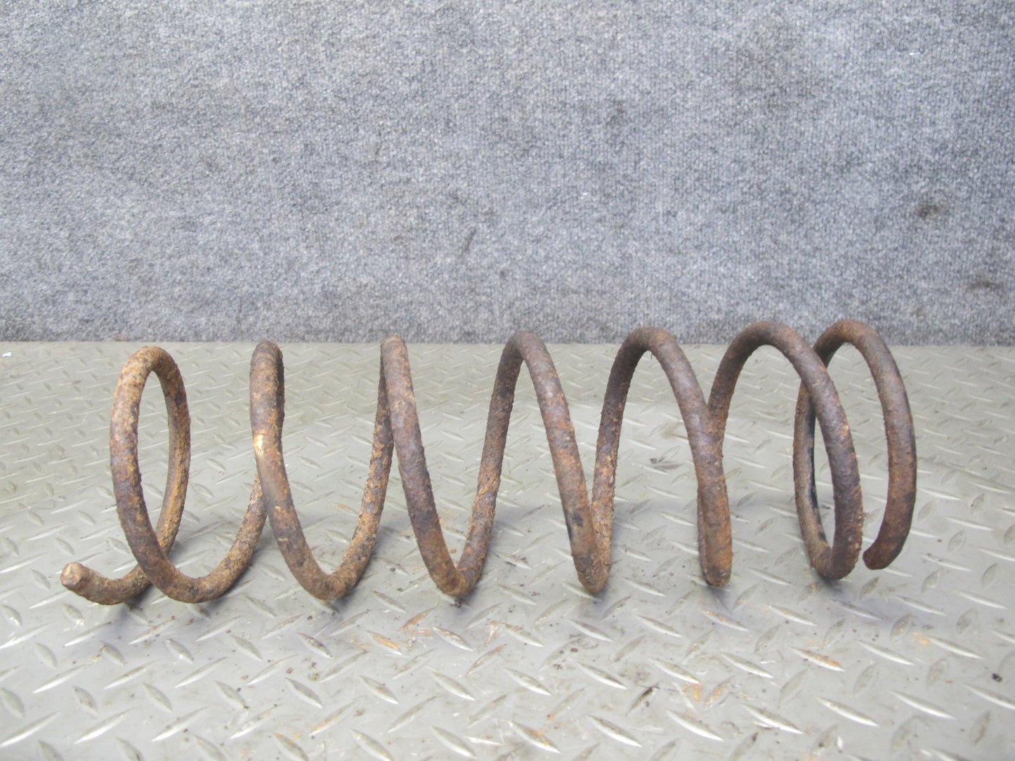 84-85 Mazda RX7 FB Rear Suspension Left & Right Side Coil Spring Set w Pad OEM
