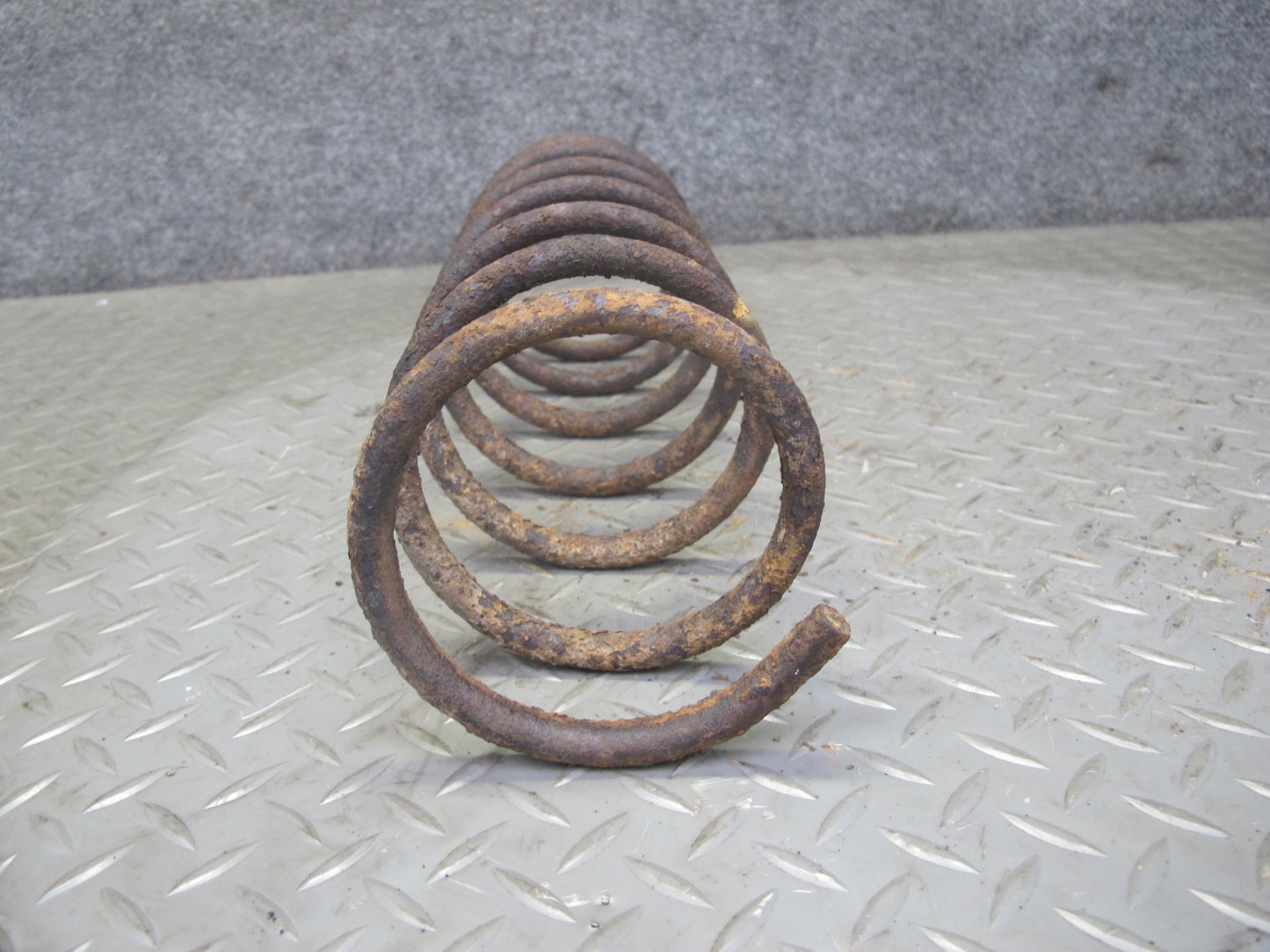 84-85 Mazda RX7 FB Rear Suspension Left & Right Side Coil Spring Set w Pad OEM