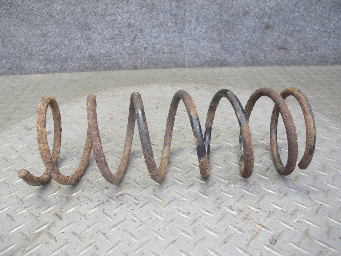 84-85 Mazda RX7 FB Rear Suspension Left & Right Side Coil Spring Set w Pad OEM
