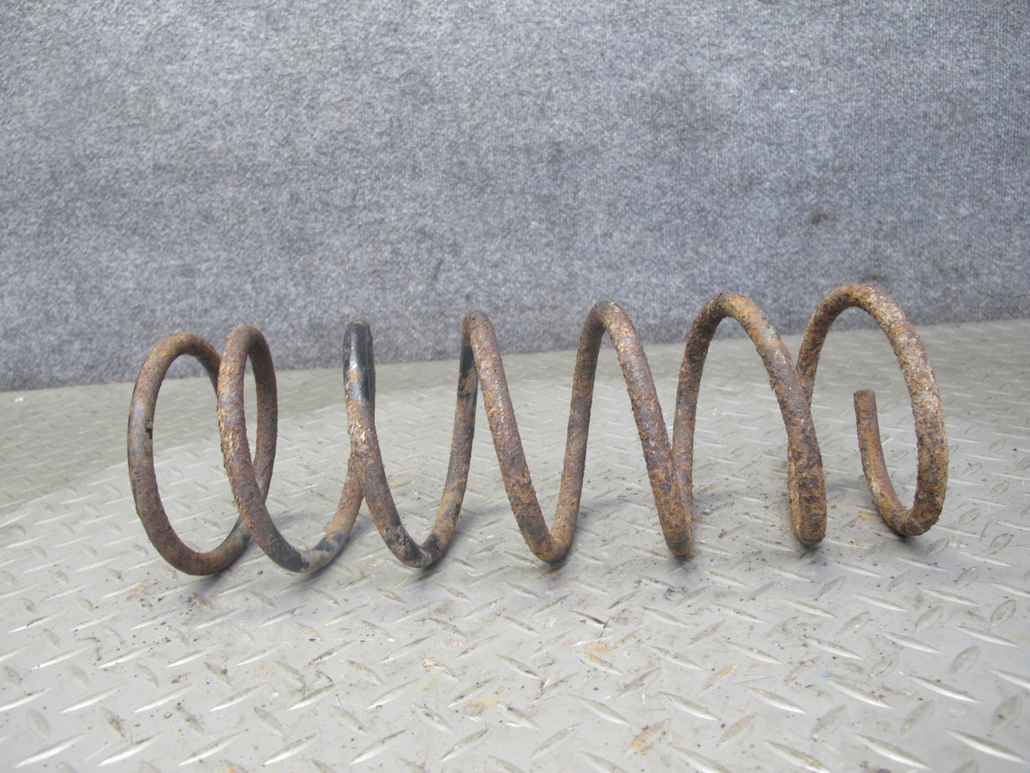 84-85 Mazda RX7 FB Rear Suspension Left & Right Side Coil Spring Set w Pad OEM