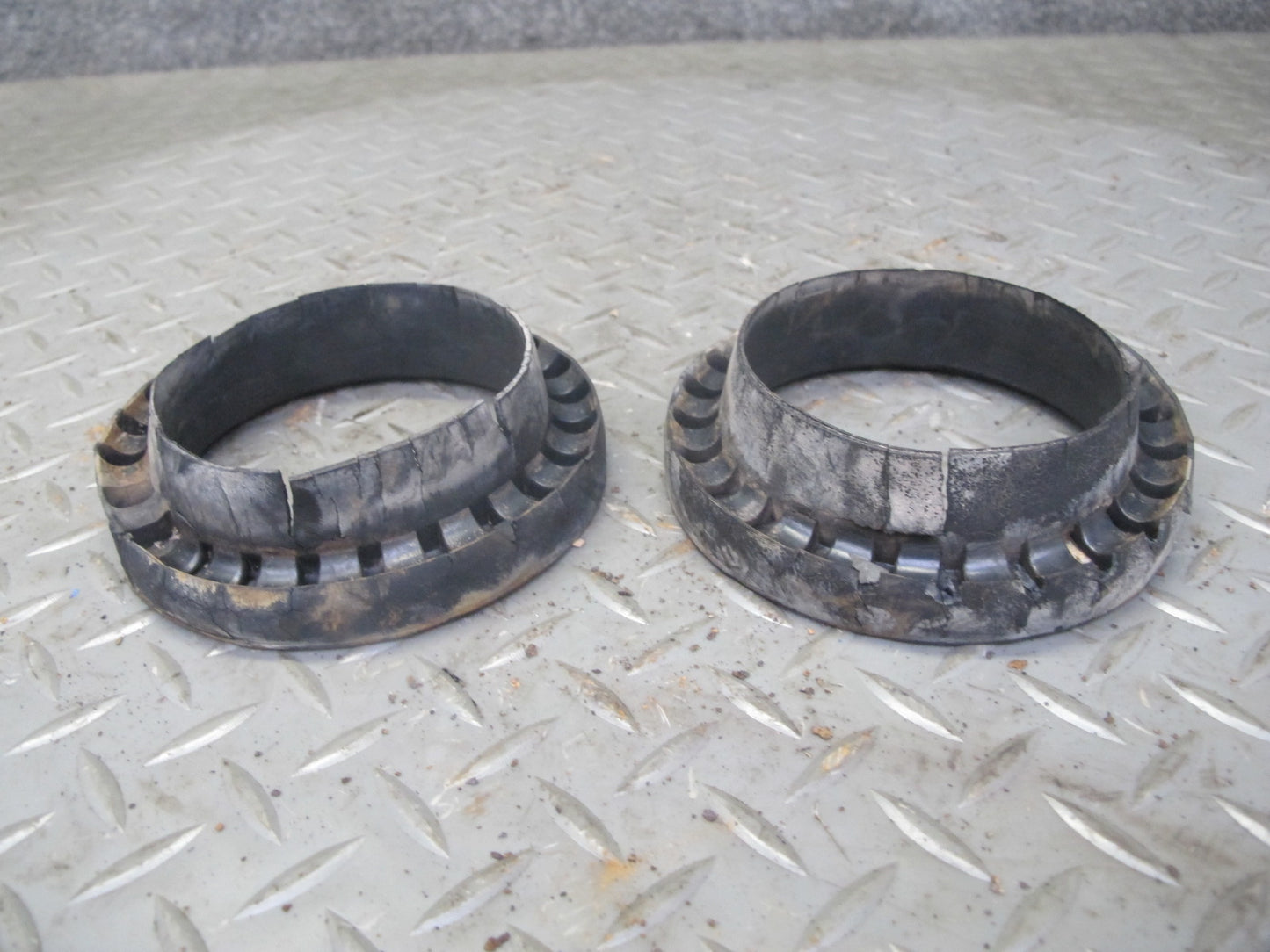 84-85 Mazda RX7 FB Rear Suspension Left & Right Side Coil Spring Set w Pad OEM