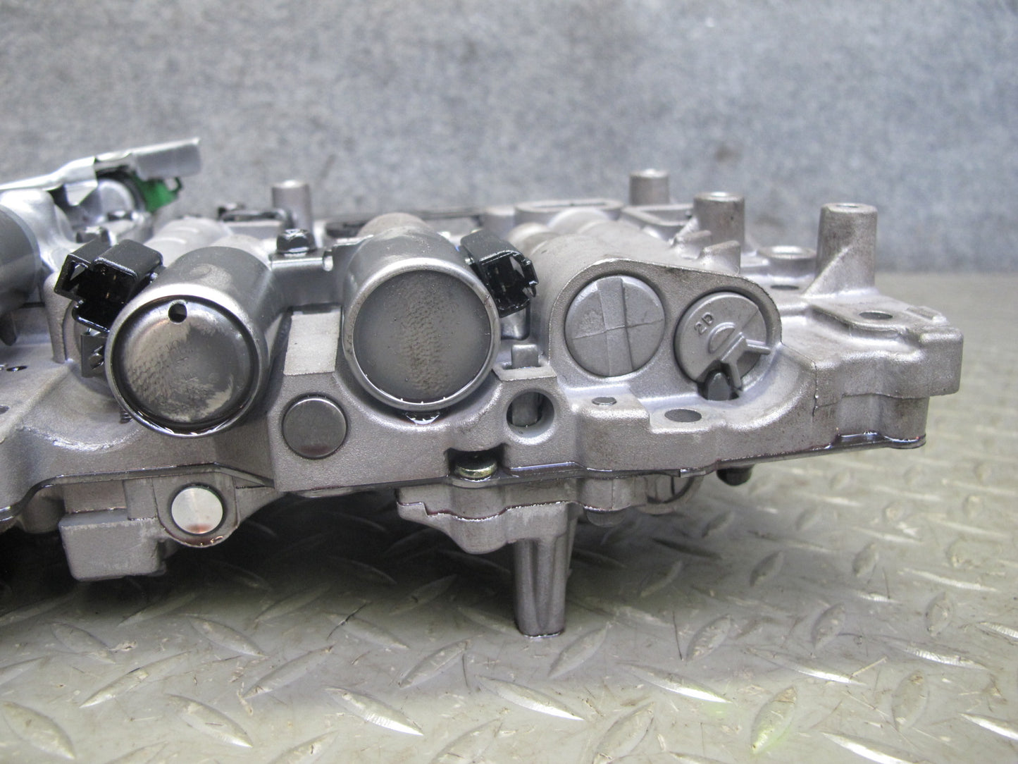 02-05 Lexus JCE10L IS300 A650E AT Transmission Valve Body Mechatronic w Wire OEM