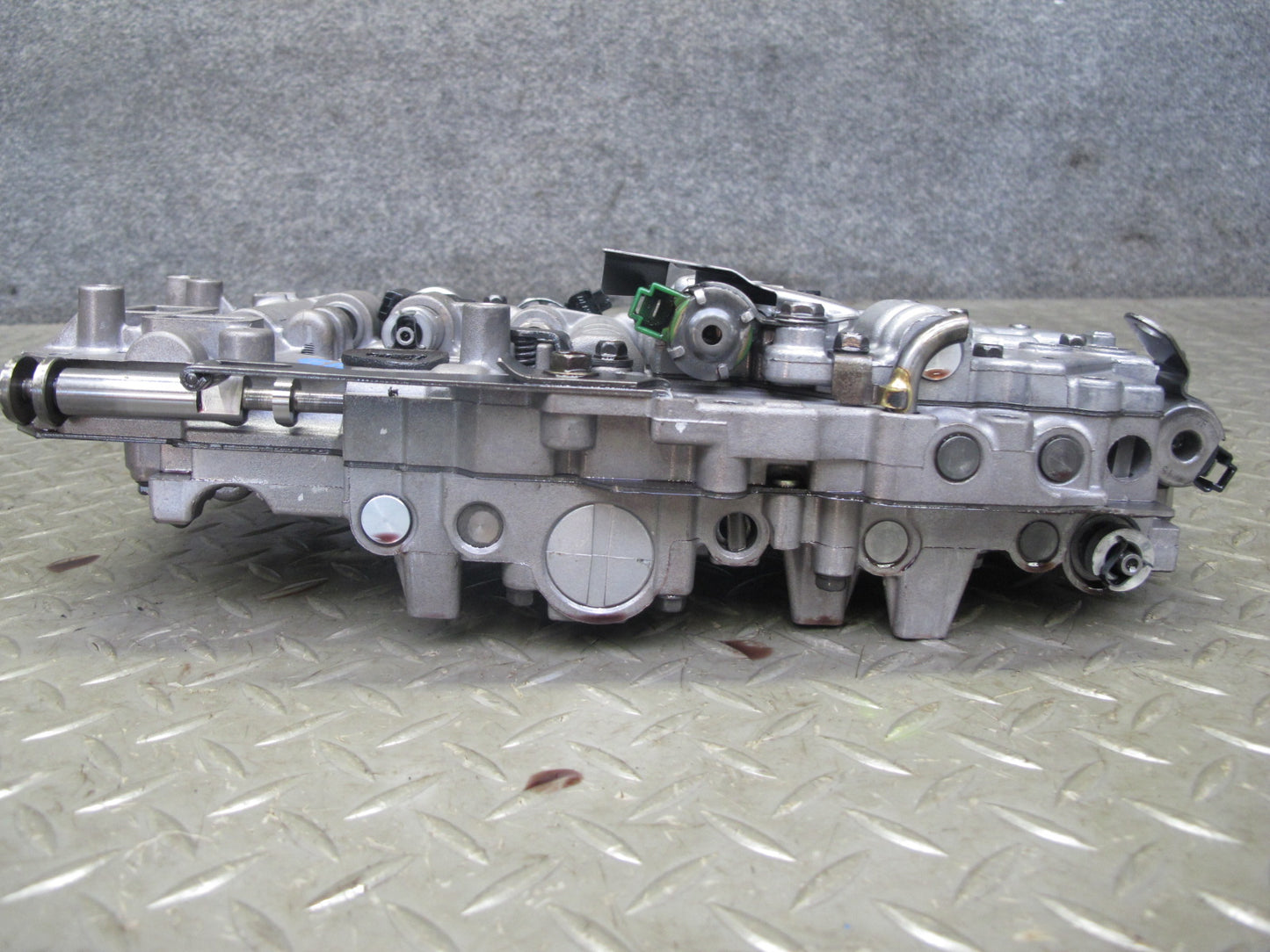 02-05 Lexus JCE10L IS300 A650E AT Transmission Valve Body Mechatronic w Wire OEM