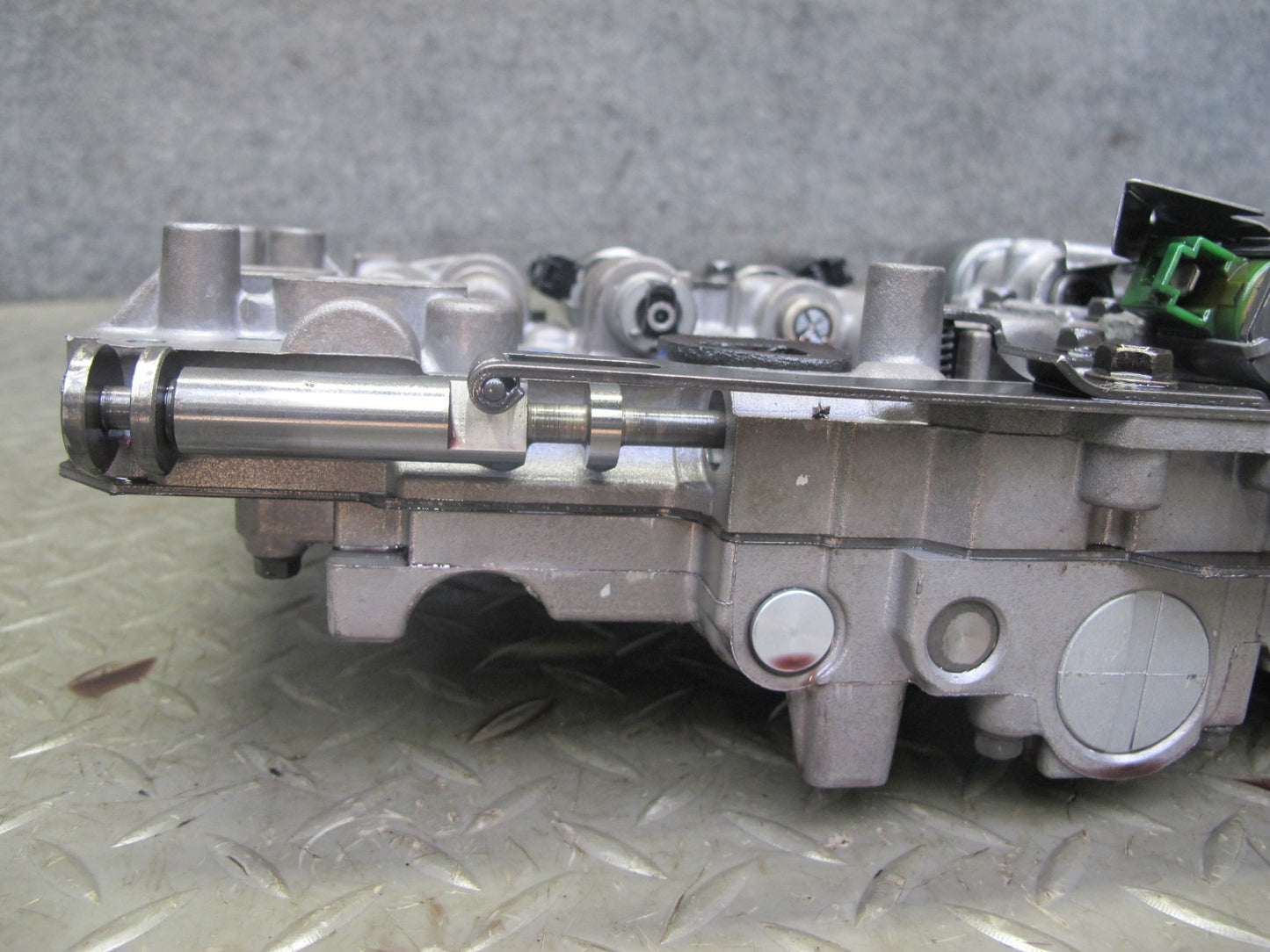 02-05 Lexus JCE10L IS300 A650E AT Transmission Valve Body Mechatronic w Wire OEM