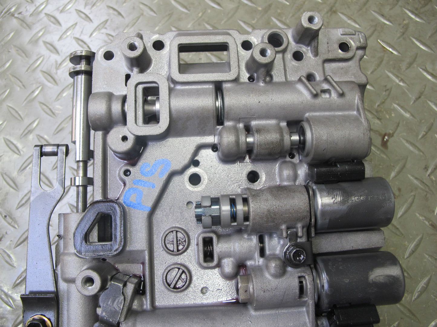 02-05 Lexus JCE10L IS300 A650E AT Transmission Valve Body Mechatronic w Wire OEM