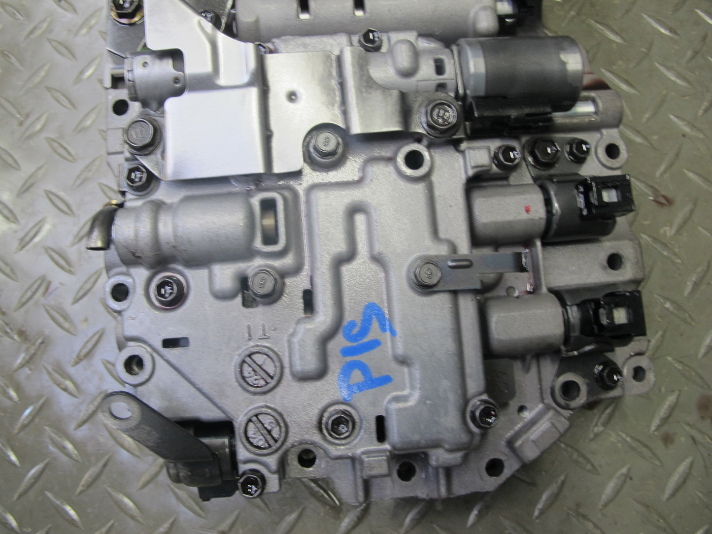 02-05 Lexus JCE10L IS300 A650E AT Transmission Valve Body Mechatronic w Wire OEM