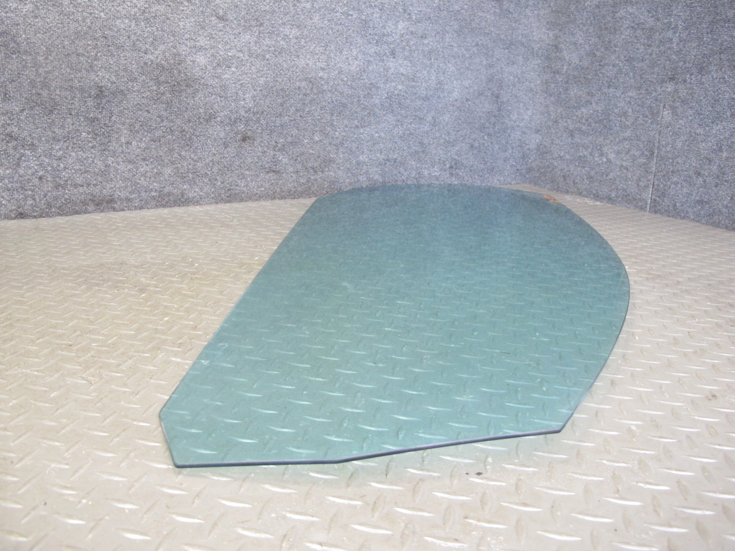 06-09 VW Golf MK5 R32 GTI Rabbit 2DR Front Right Passenger Door Glass Window OEM