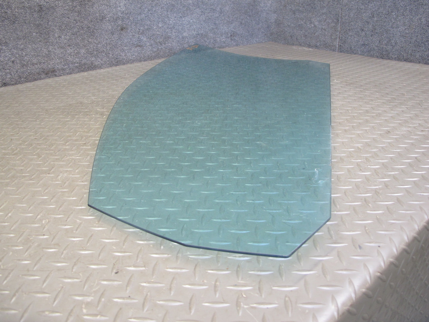 06-09 VW Golf MK5 R32 GTI Rabbit 2DR Front Right Passenger Door Glass Window OEM