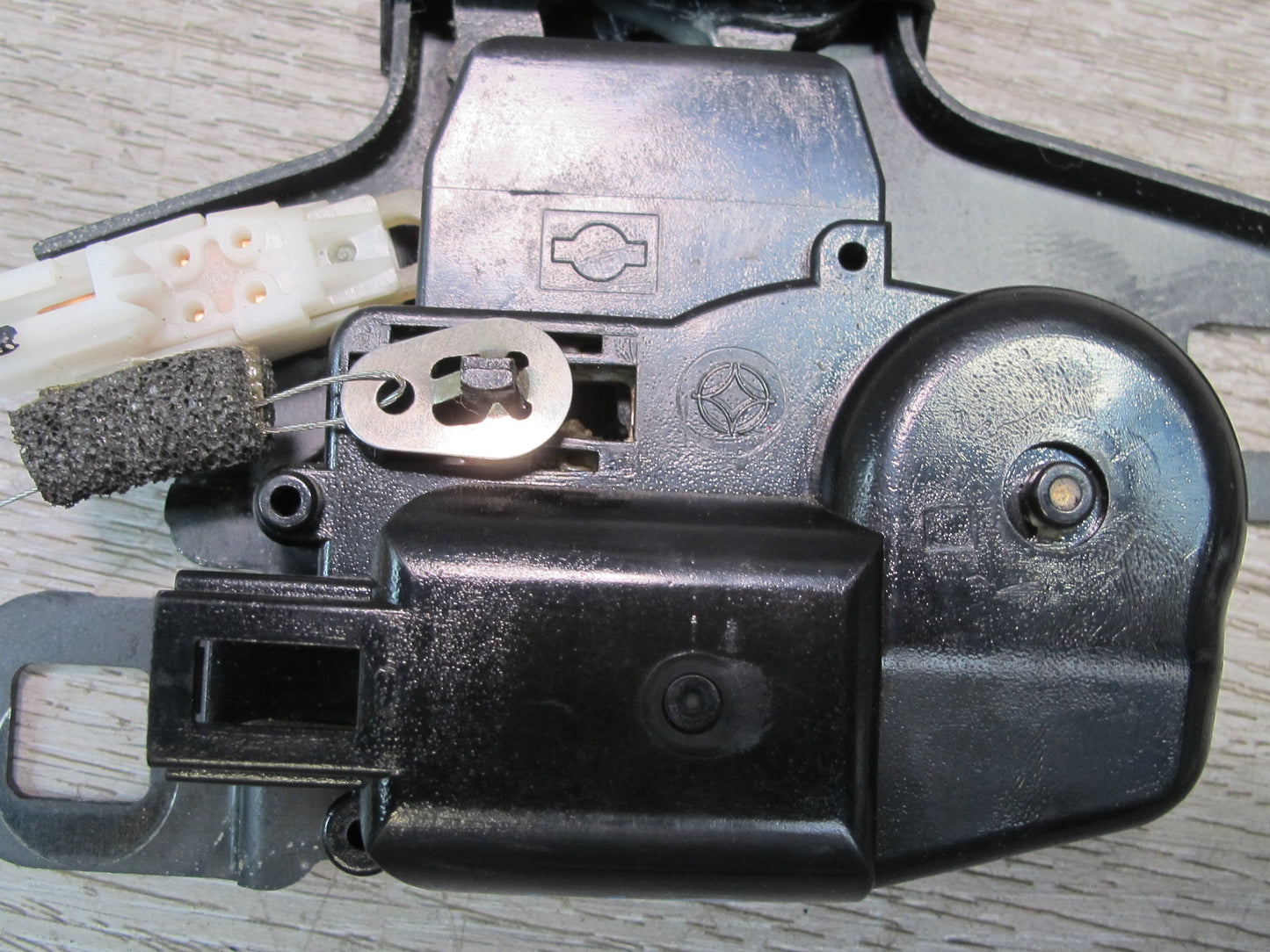 04-09 Nissan 350Z Z33 Convertible TOP Roof Left & Right Side Lock Latch Set OEM