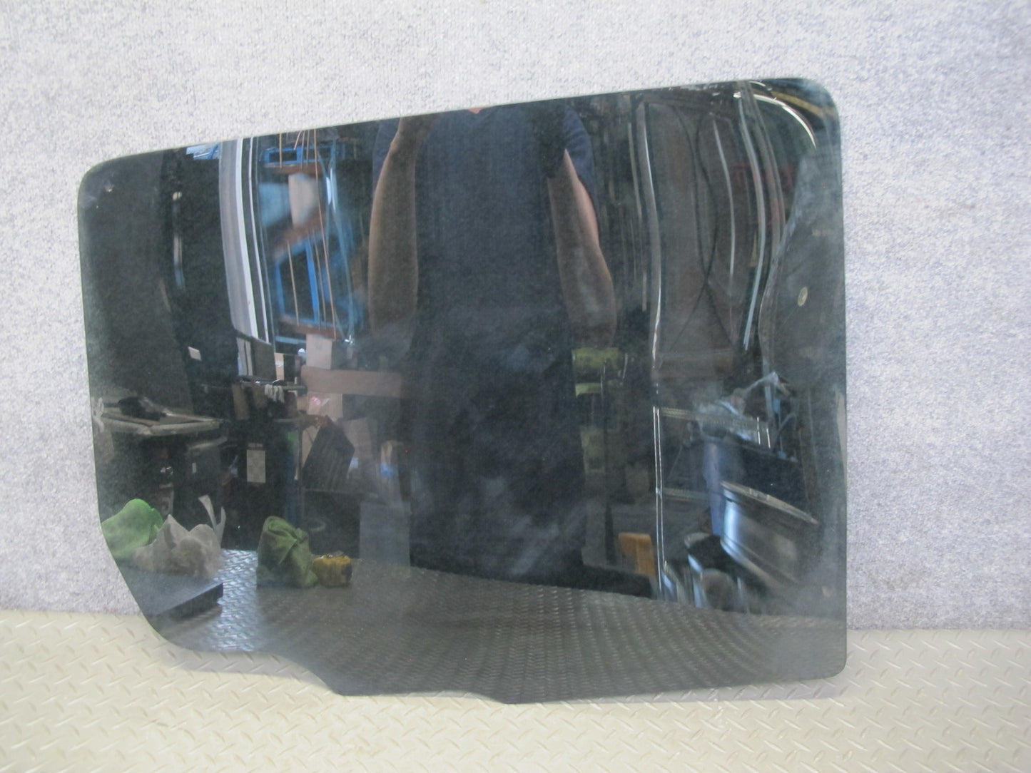 2003-2009 Hummer H2 Rear Left Driver Side Door Glass Window