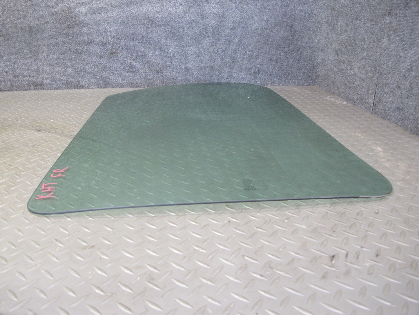 2003-2009 Hummer H2 Front Right Passenger Side Door Glass Window