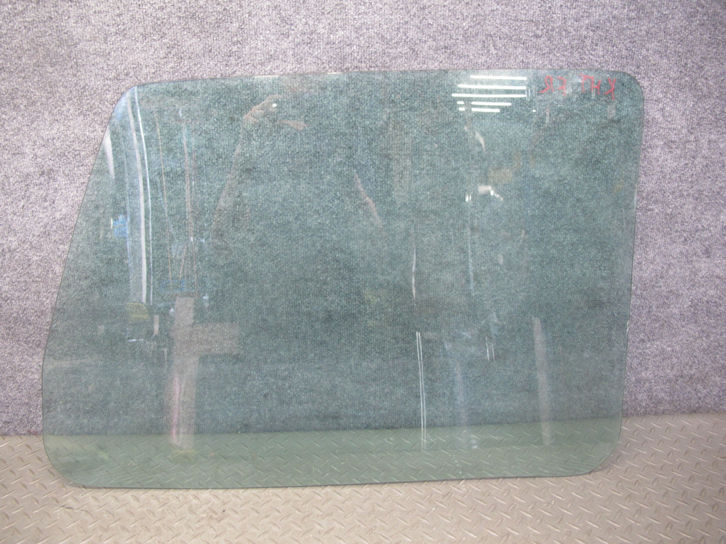 2003-2009 Hummer H2 Front Right Passenger Side Door Glass Window