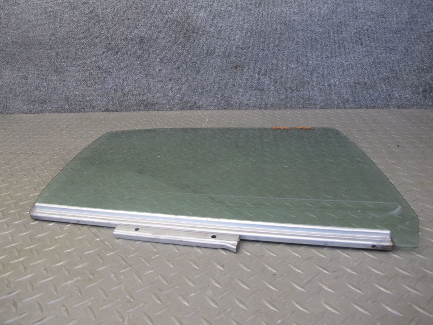 01-05 Lexus JCE10L IS300 Sedan Rear Right Door Glass Window OEM