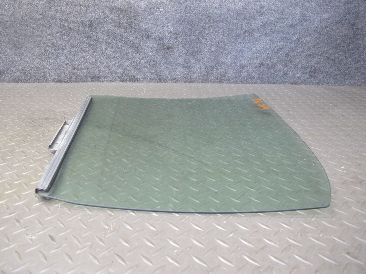 01-05 Lexus JCE10L IS300 Sedan Rear Right Door Glass Window OEM