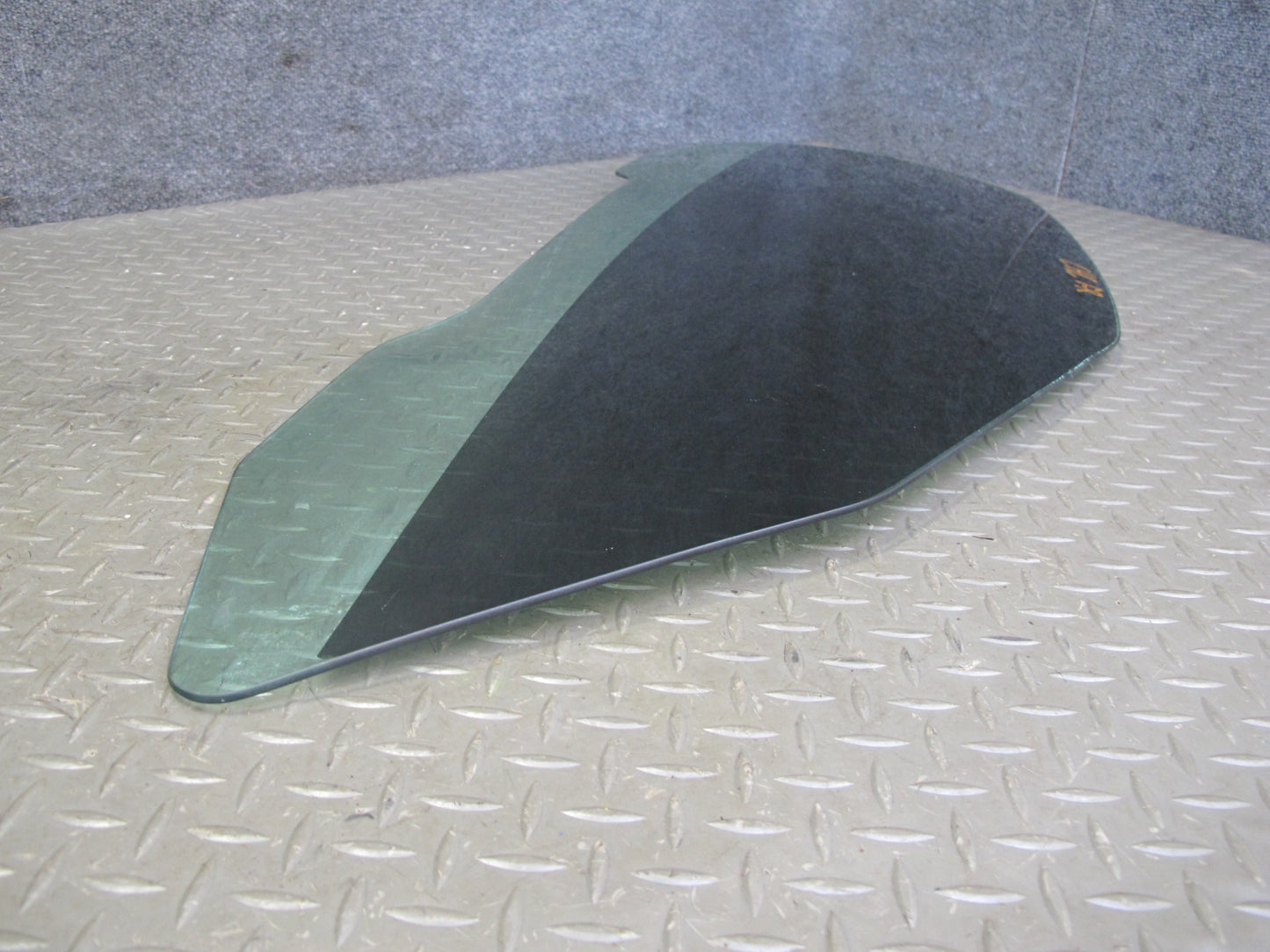 05-13 Chevrolet Corvette C6 Right Door Glass Window