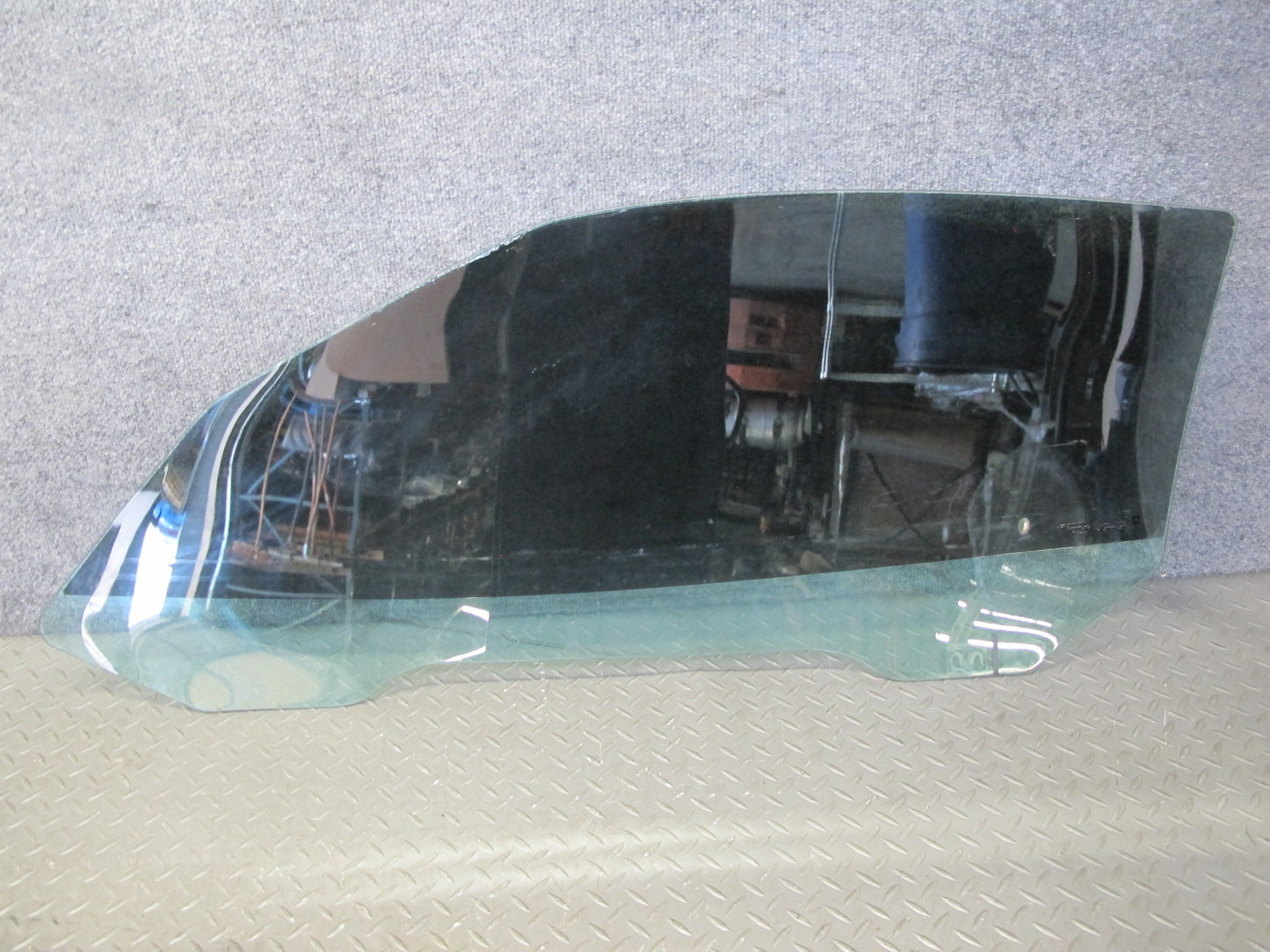 05-13 Chevrolet Corvette C6 Right Door Glass Window
