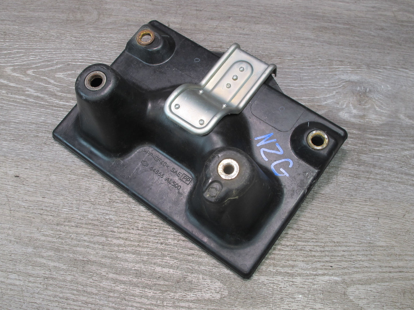 03-09 Nissan 350Z Z33 Battery Tray Holder 64866-AL500 OEM