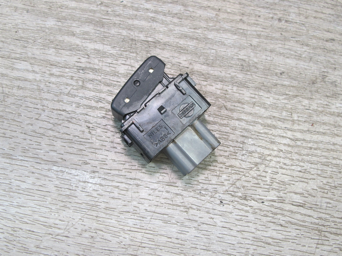 03-08 Nissan Z33 350Z Set of 2 Left & Right Seat Heated Switch Button OEM