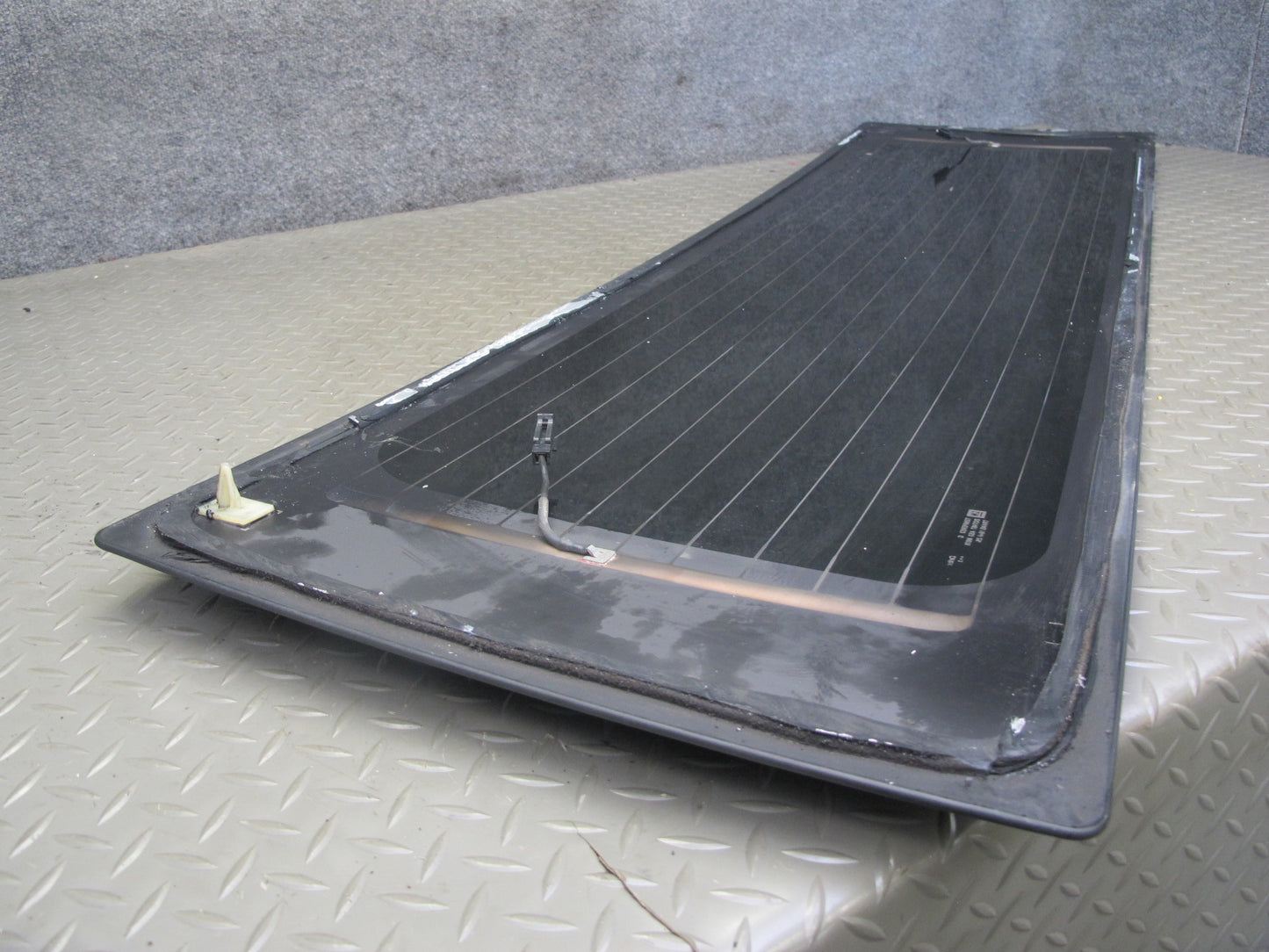 2003-2009 Hummer H2 Rear Trunk Tailgate Lift Gate Back Window Glass