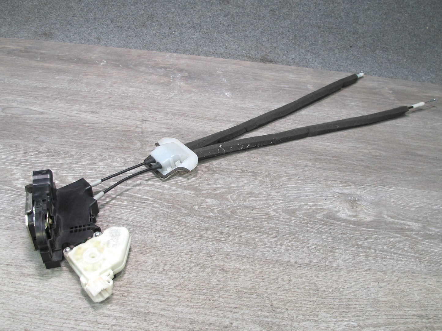 04-09 Nissan 350Z Z33 Convert Right Pass Door Lock Latch Actuator w Cable OEM