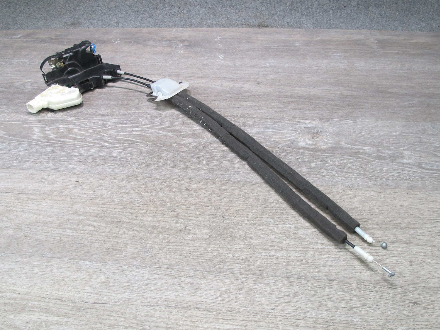 04-09 Nissan 350Z Z33 Convert Right Pass Door Lock Latch Actuator w Cable OEM