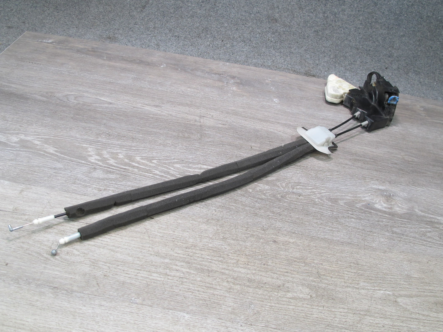 04-09 Nissan 350Z Z33 Convert Right Pass Door Lock Latch Actuator w Cable OEM