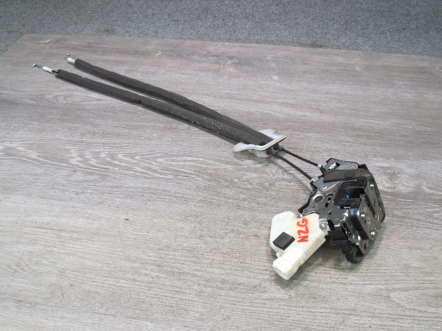 04-09 Nissan 350Z Z33 Convert Right Pass Door Lock Latch Actuator w Cable OEM