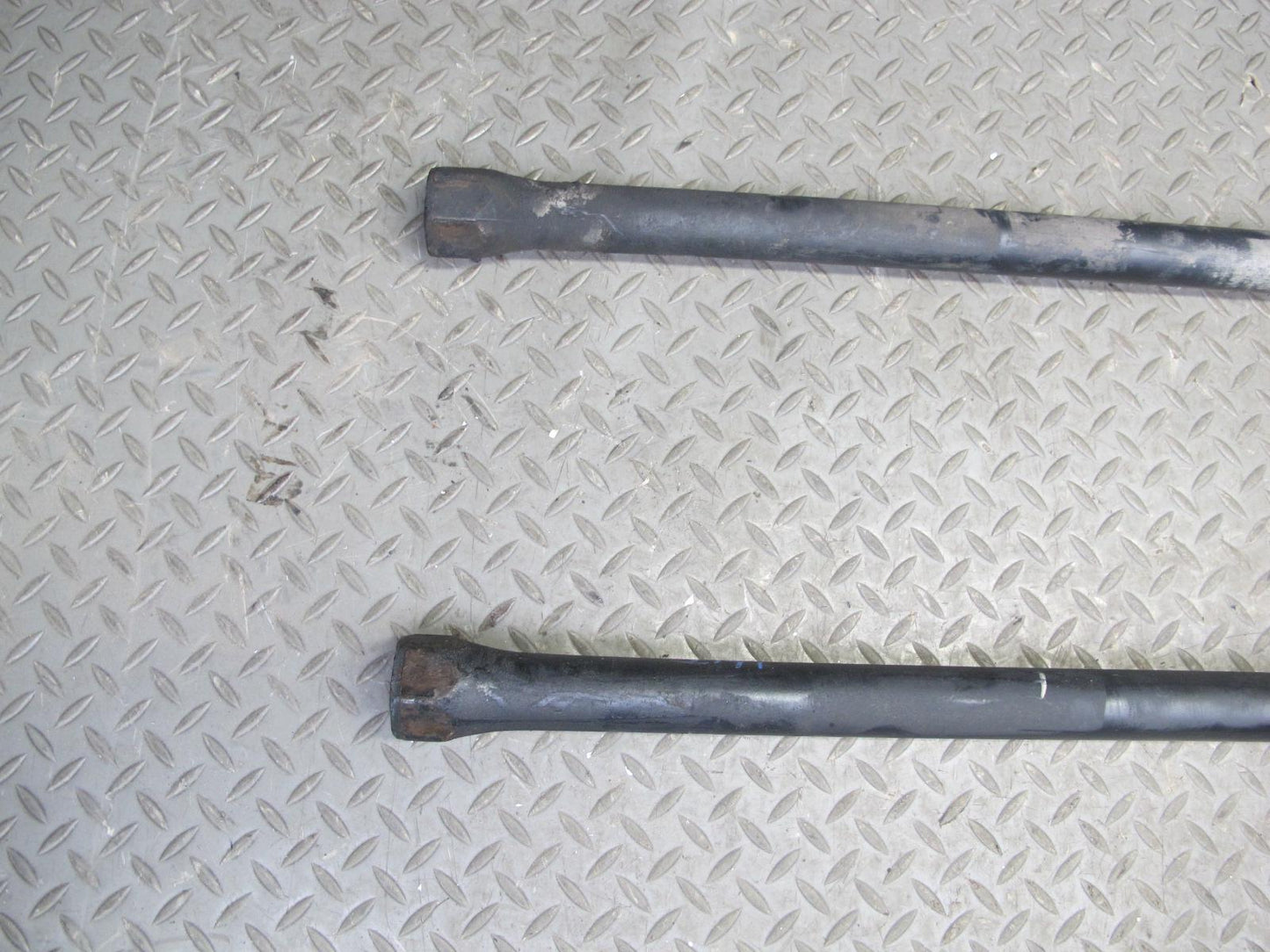 2003-2009 Hummer H2 Front Right & Left Side Torsion Bar Strut Brace W/ Mount Set