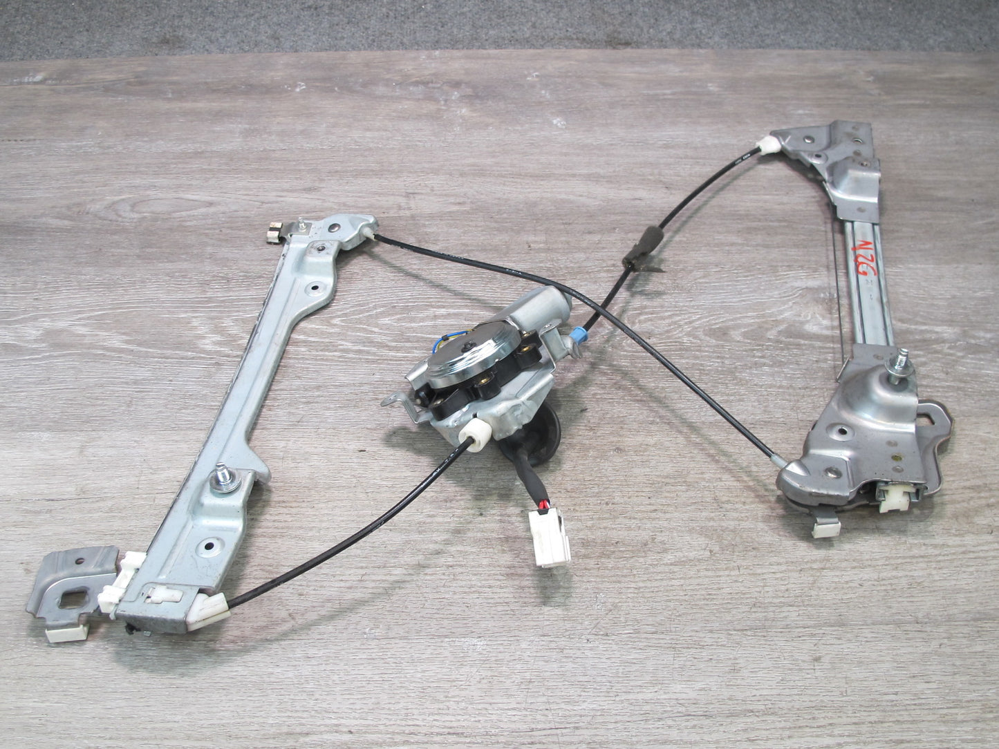 04-09 Nissan 350Z Z33 Convertible Right Pass Door Window Regulator w Motor OEM