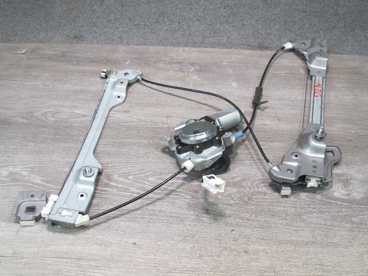 04-09 Nissan 350Z Z33 Convertible Right Pass Door Window Regulator w Motor OEM