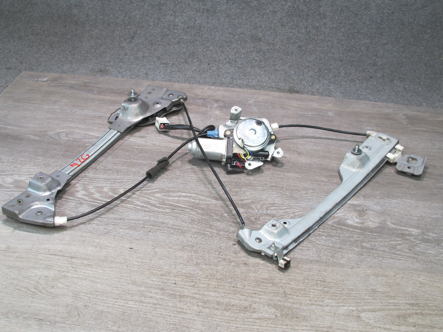 04-09 Nissan 350Z Z33 Convertible Right Pass Door Window Regulator w Motor OEM