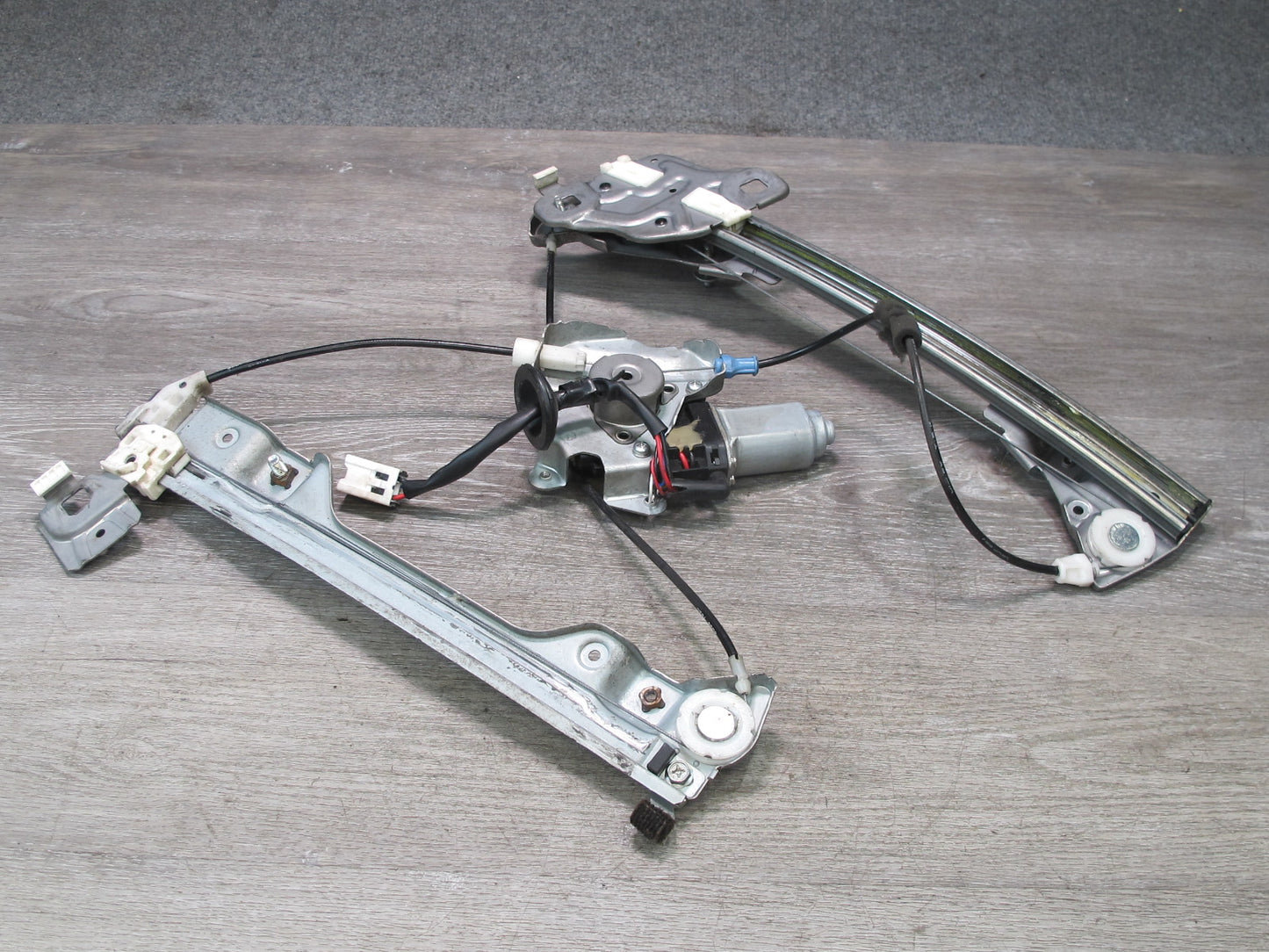 04-09 Nissan 350Z Z33 Convertible Right Pass Door Window Regulator w Motor OEM