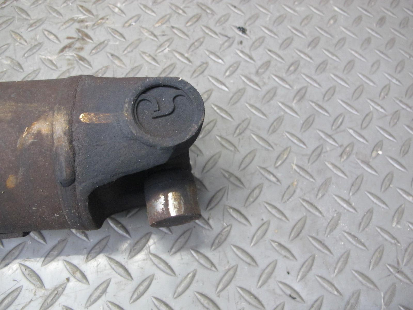 2003-2007 Hummer H2 Rear Drive Shaft Propeller Assembly