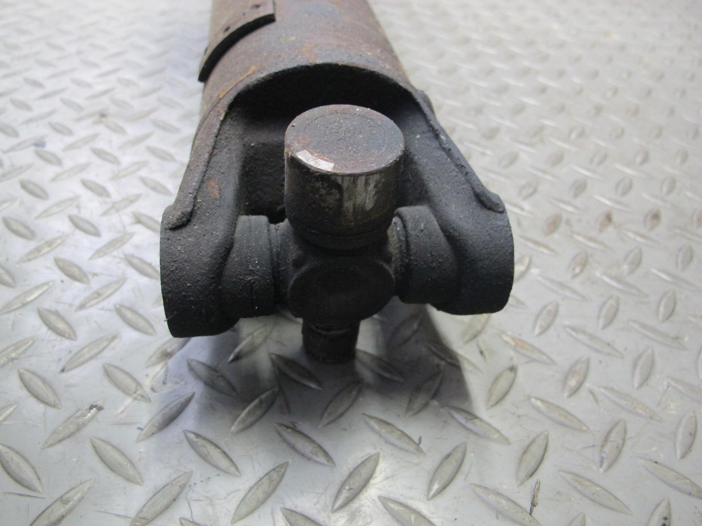 2003-2007 Hummer H2 Rear Drive Shaft Propeller Assembly