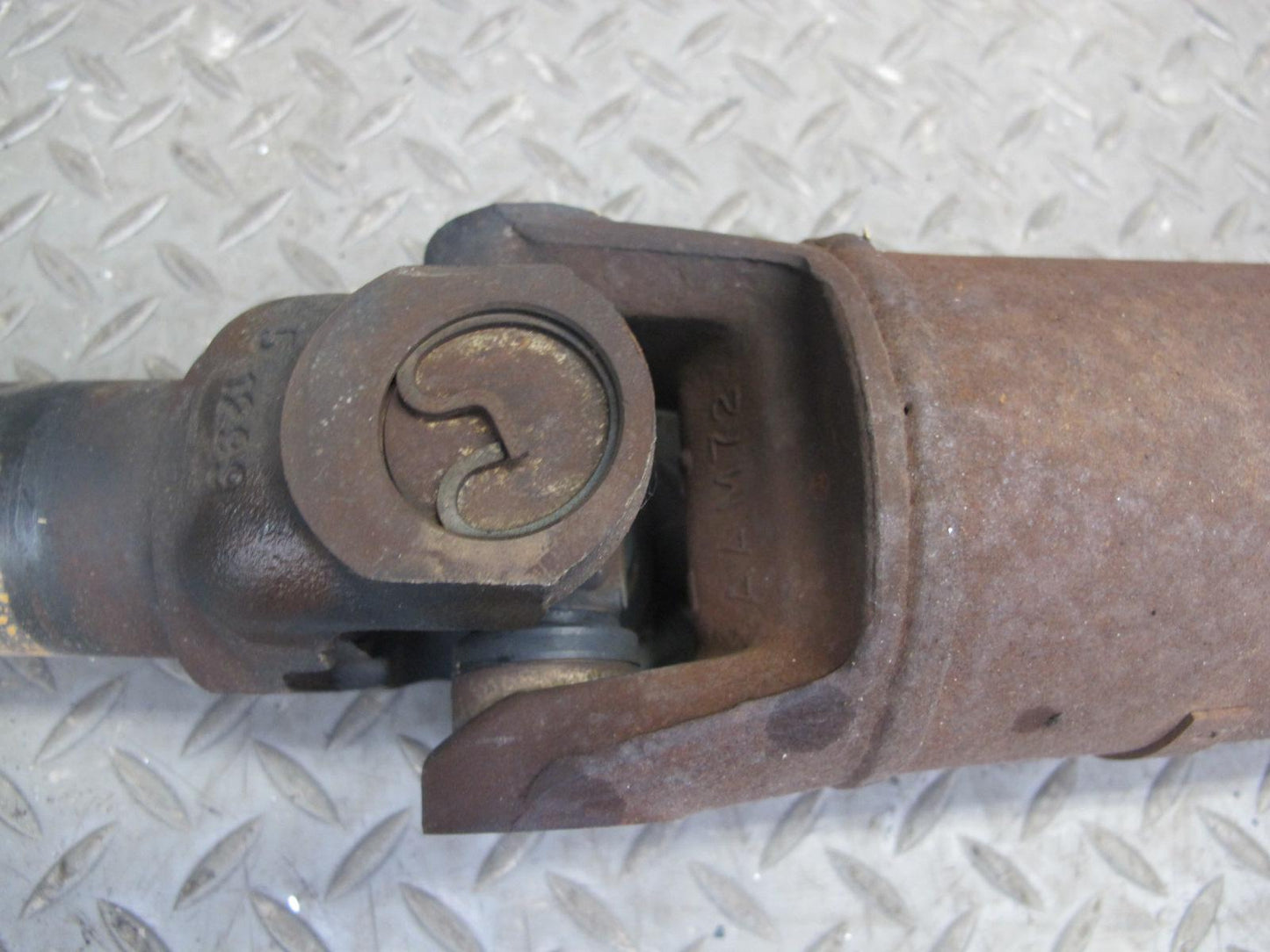 2003-2007 Hummer H2 Rear Drive Shaft Propeller Assembly