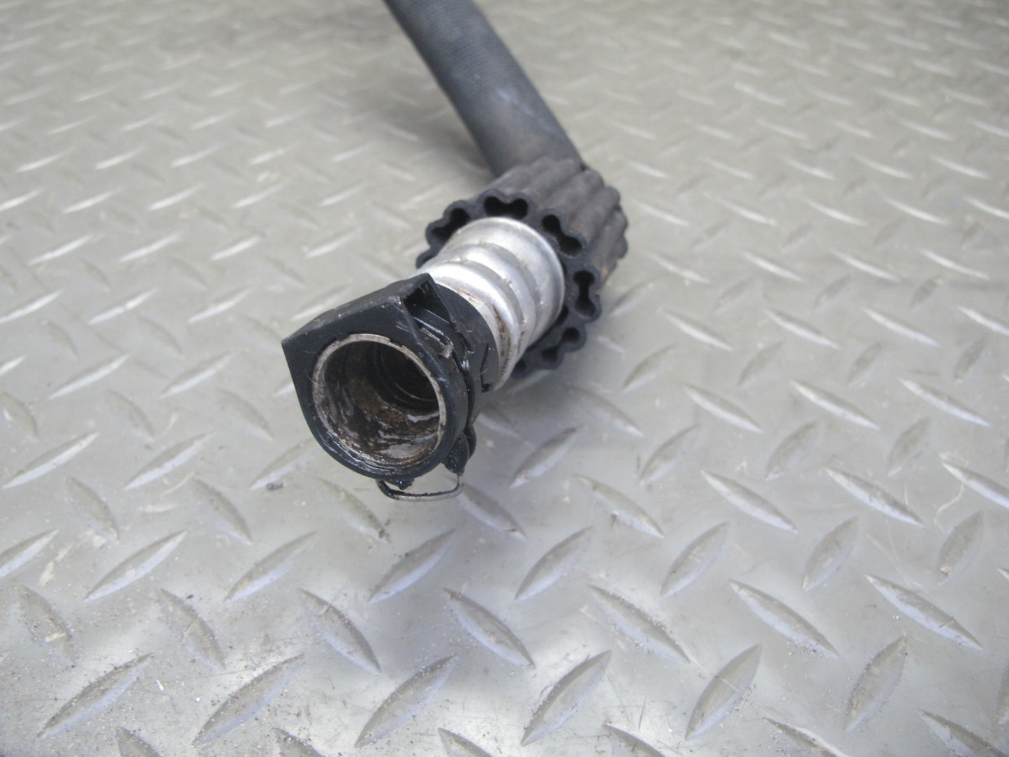 2008-2014 BMW E71 E72 X6 4.4L Engine Oil Cooler Hose Pipe Line