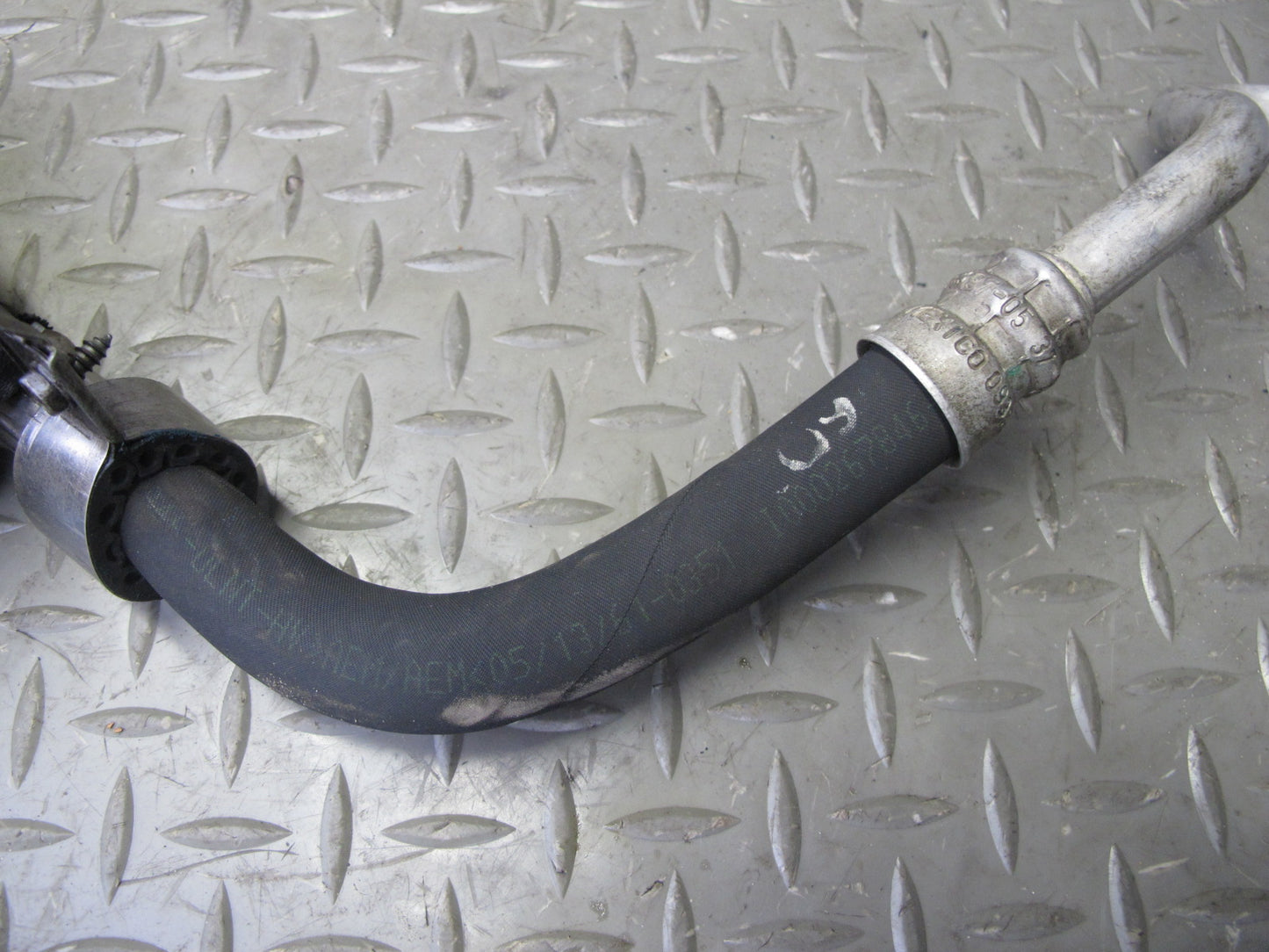 2008-2014 BMW E71 E72 X6 4.4L Engine Oil Cooler Hose Pipe Line