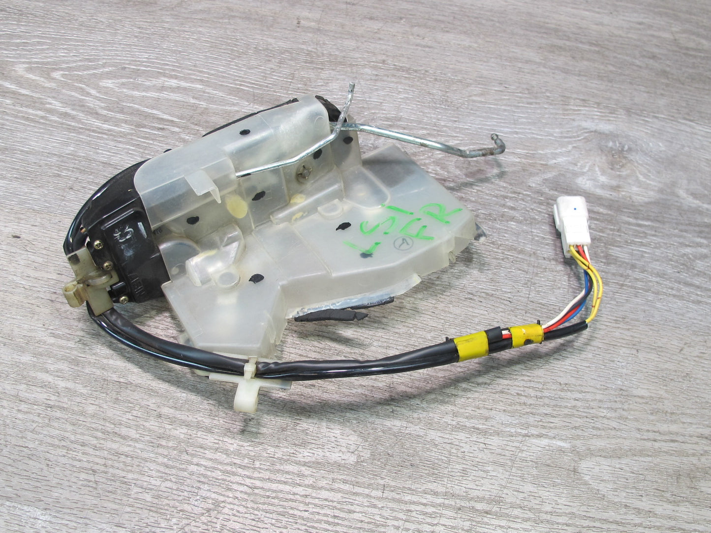 95-97 Lexus UCF20L LS400 Front Right Passenger Door Lock Latch Actuator OEM