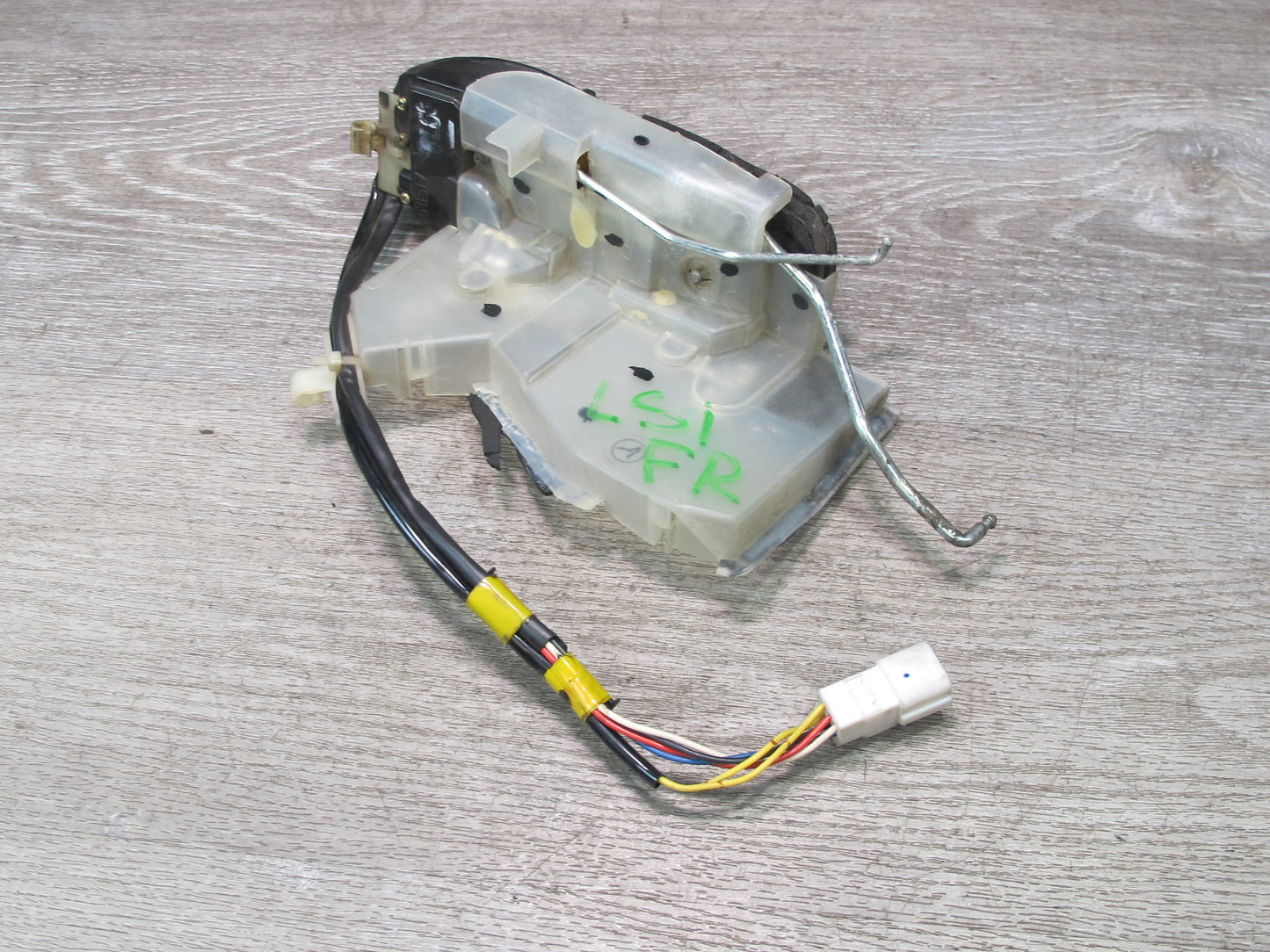 95-97 Lexus UCF20L LS400 Front Right Passenger Door Lock Latch Actuator OEM