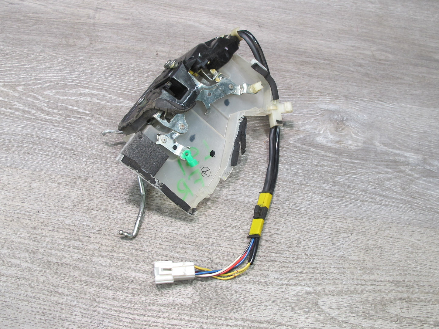 95-97 Lexus UCF20L LS400 Front Right Passenger Door Lock Latch Actuator OEM