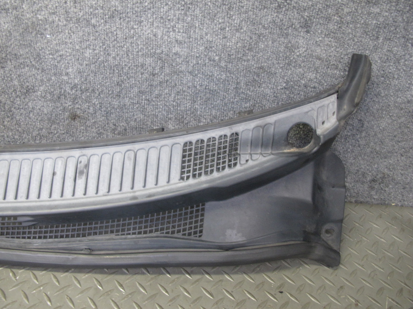 01-05 Lexus IS300 JCE10L Front Windshield Wiper Cowl Trim Cover Panel OEM