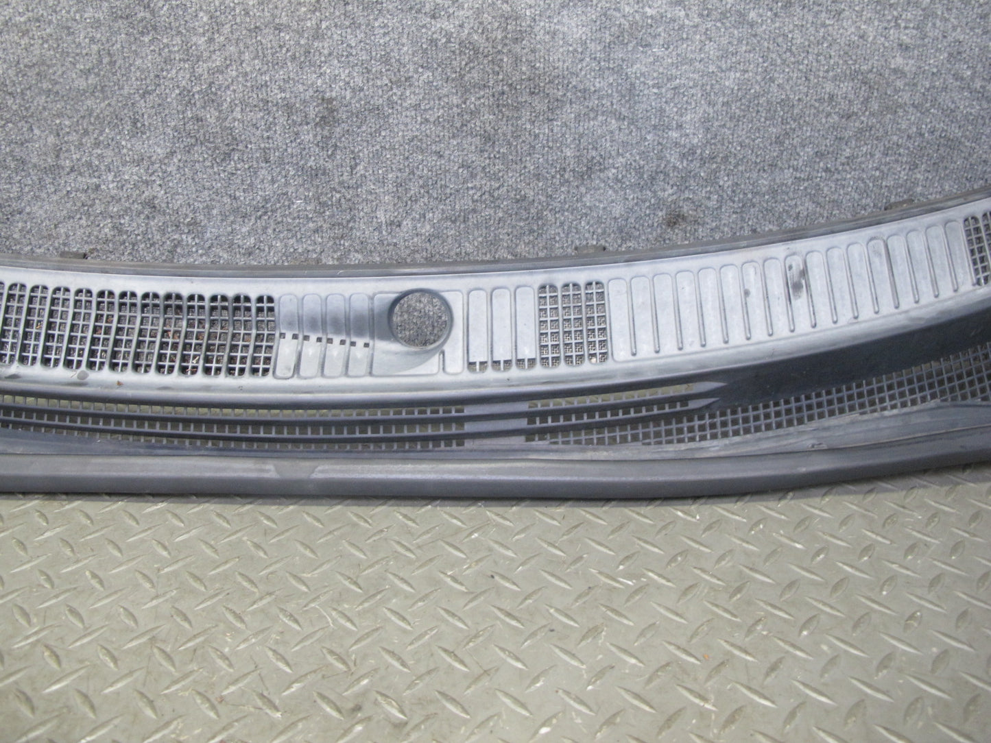 01-05 Lexus IS300 JCE10L Front Windshield Wiper Cowl Trim Cover Panel OEM