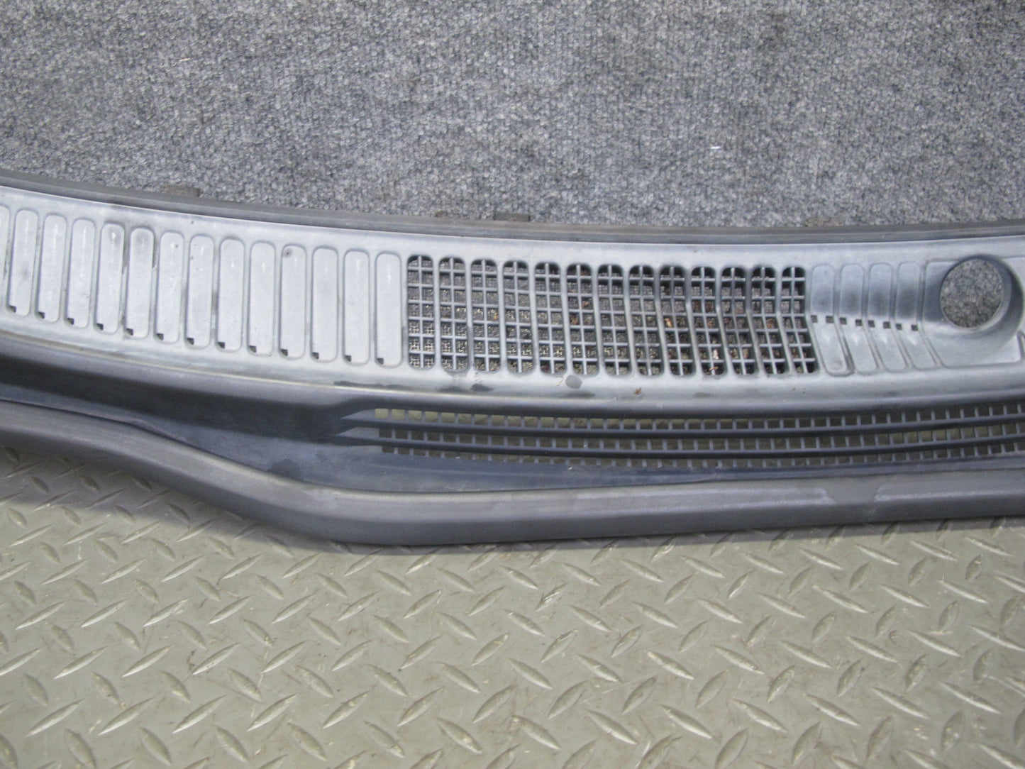 01-05 Lexus IS300 JCE10L Front Windshield Wiper Cowl Trim Cover Panel OEM