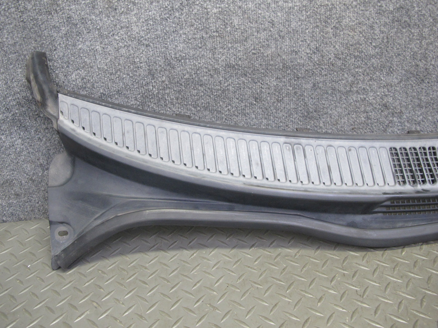 01-05 Lexus IS300 JCE10L Front Windshield Wiper Cowl Trim Cover Panel OEM